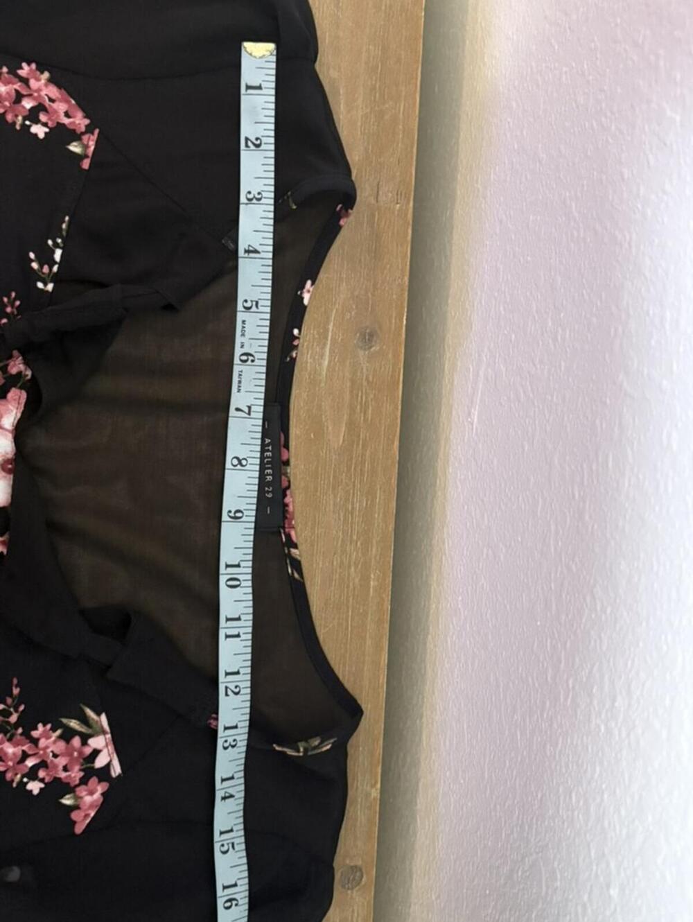 Atelier 29 Black Floral Chiffon Ruffle Sleeve Blouse Tie Front Size Large - Picture 6 of 8
